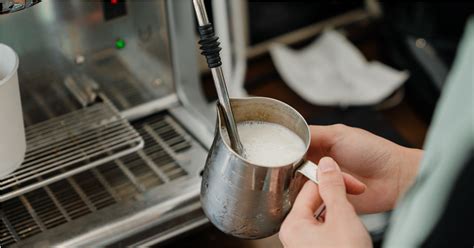 How to Steam Milk for Latte Art: A Detailed Exploration of the Artful Beverage